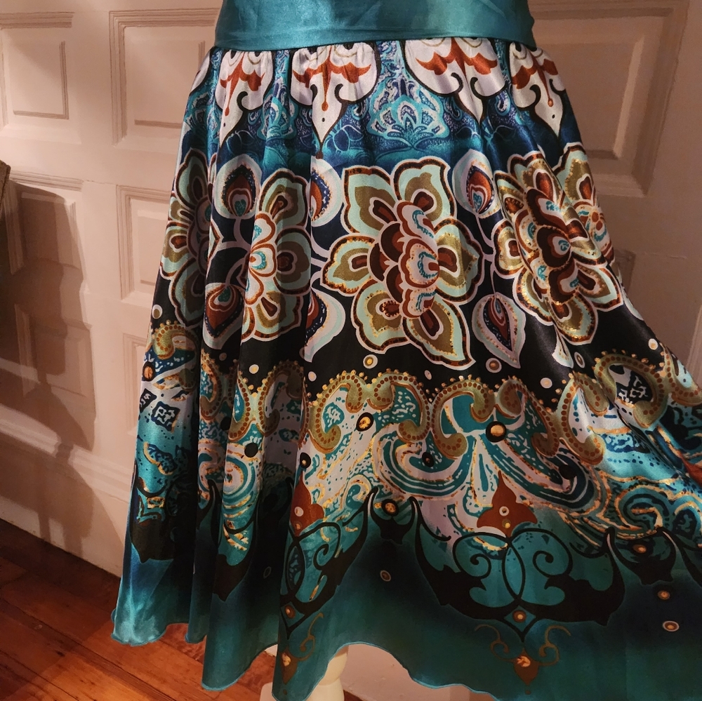 Star city full circle Silky Twirly skirt. Size 11 beautiful 😍